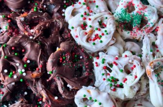 CHRISTMAS PRETZELS – The Southern Girl Cooks