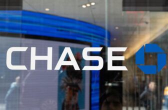 JPMorgan Chase is taking on the Apple Card